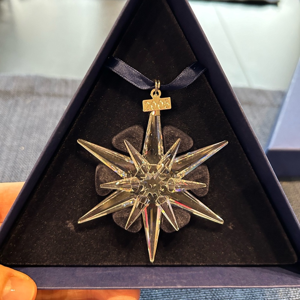 NWT Swarovski Snowflake Ornament 2005